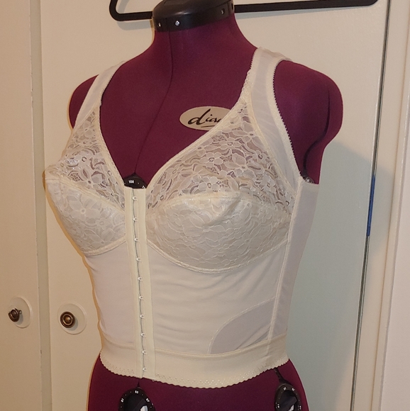 Carnival Other - Carnival 40DD longline bra off-white